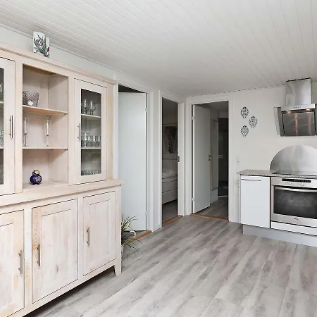Three-bedroom Holiday In 40 * Hals